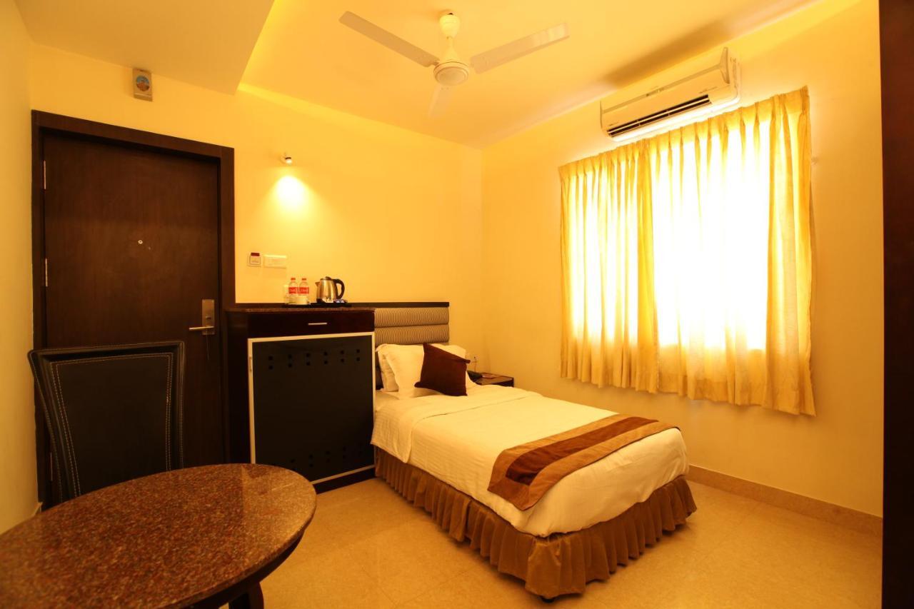 Hotel Southern Residency Kelambākkam Exterior foto